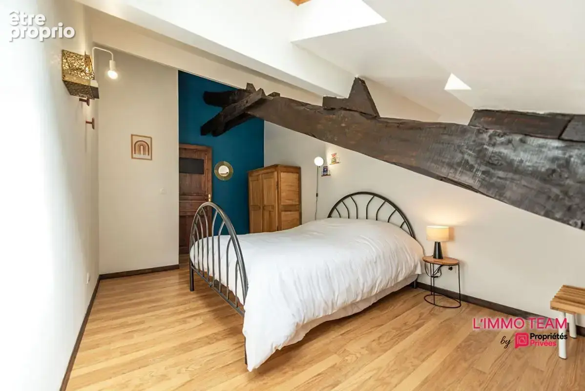 MONTCUQ  Propriété quercynoise 11 pièces sur 5500 m² avec piscine et dépendance - photo 13