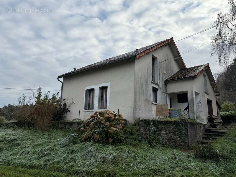 Maison à SAINT-LEGER-BRIDEREIX