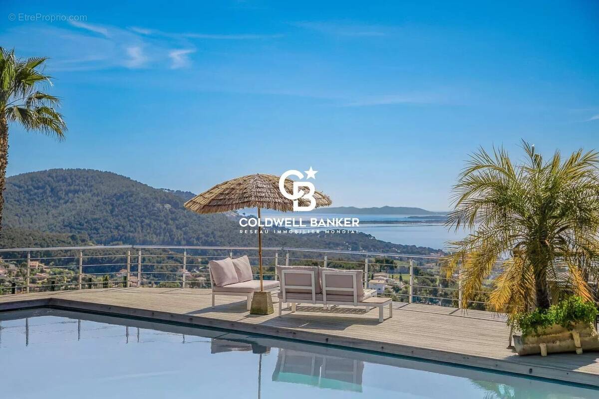 Maison à CARQUEIRANNE