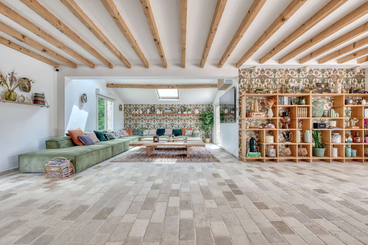 Maison à TILLAY-LE-PENEUX