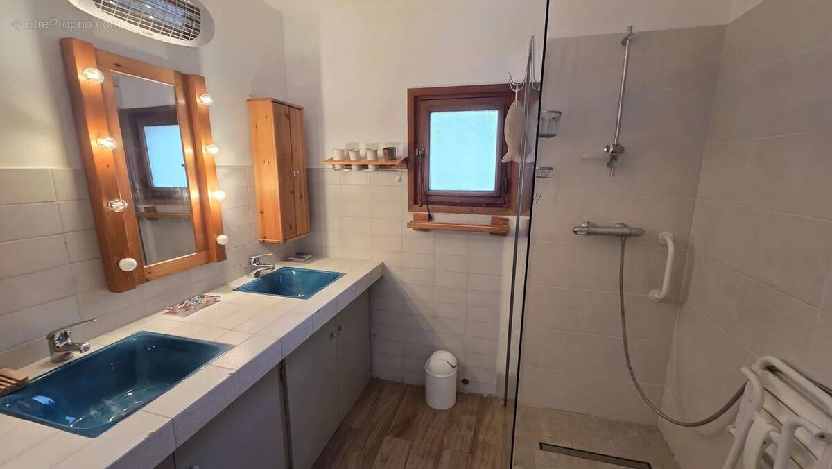 Villa avec piscine vue collines - Terrain 3000m² - photo 10