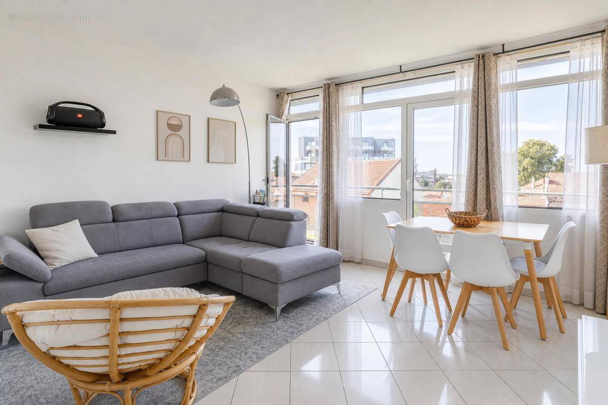 Appartement à LIVRY-GARGAN