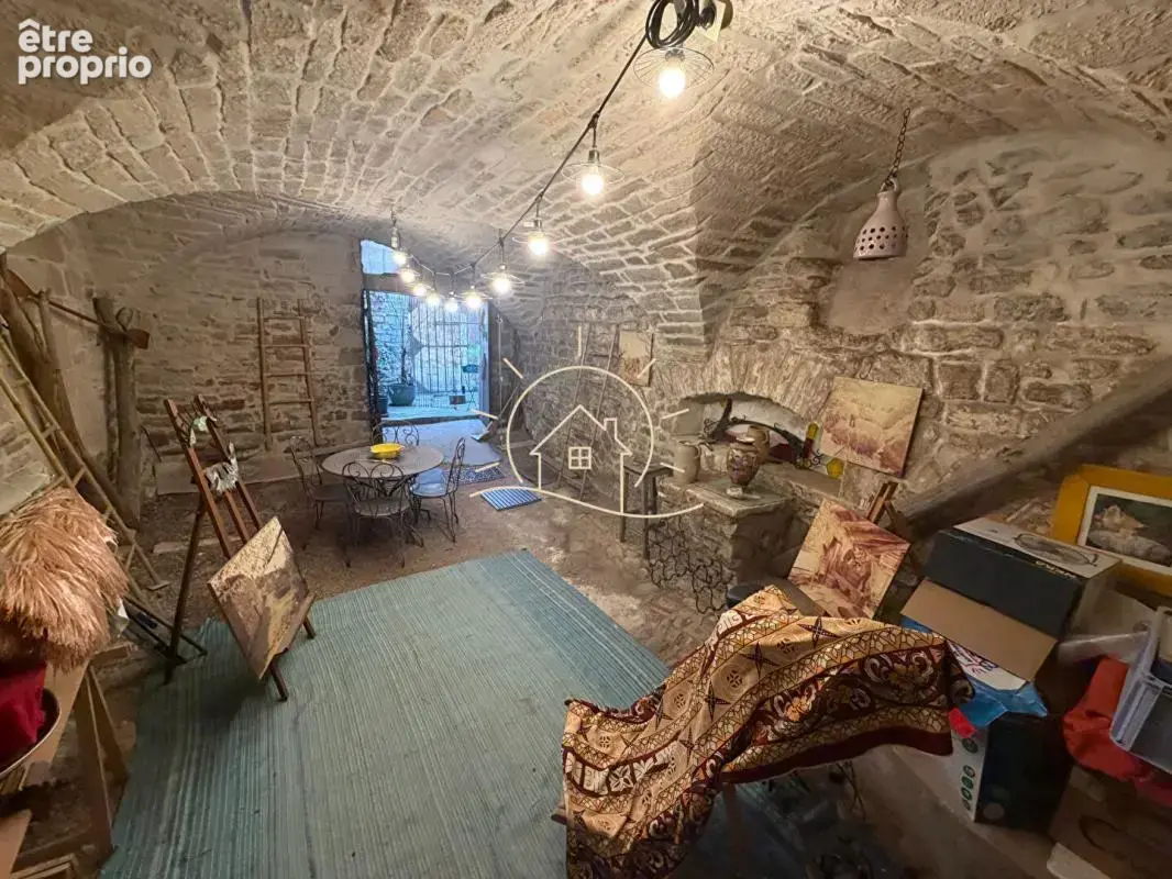 Maison de caractère en pierre au coeur du centre historique de Barjac - photo 13