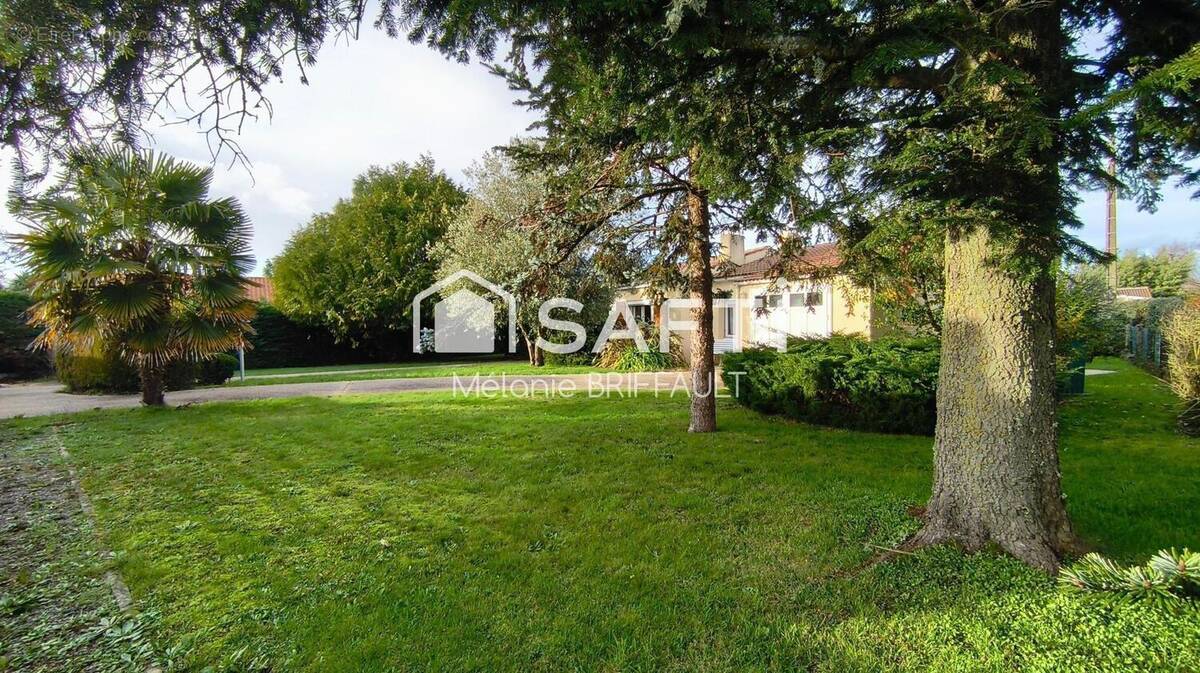 Photo 1 - Maison à SAINT-MATHURIN