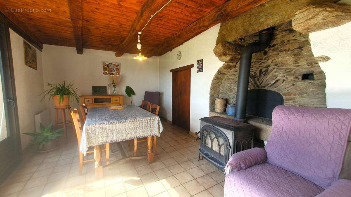 Maison à LA SALVETAT-PEYRALES