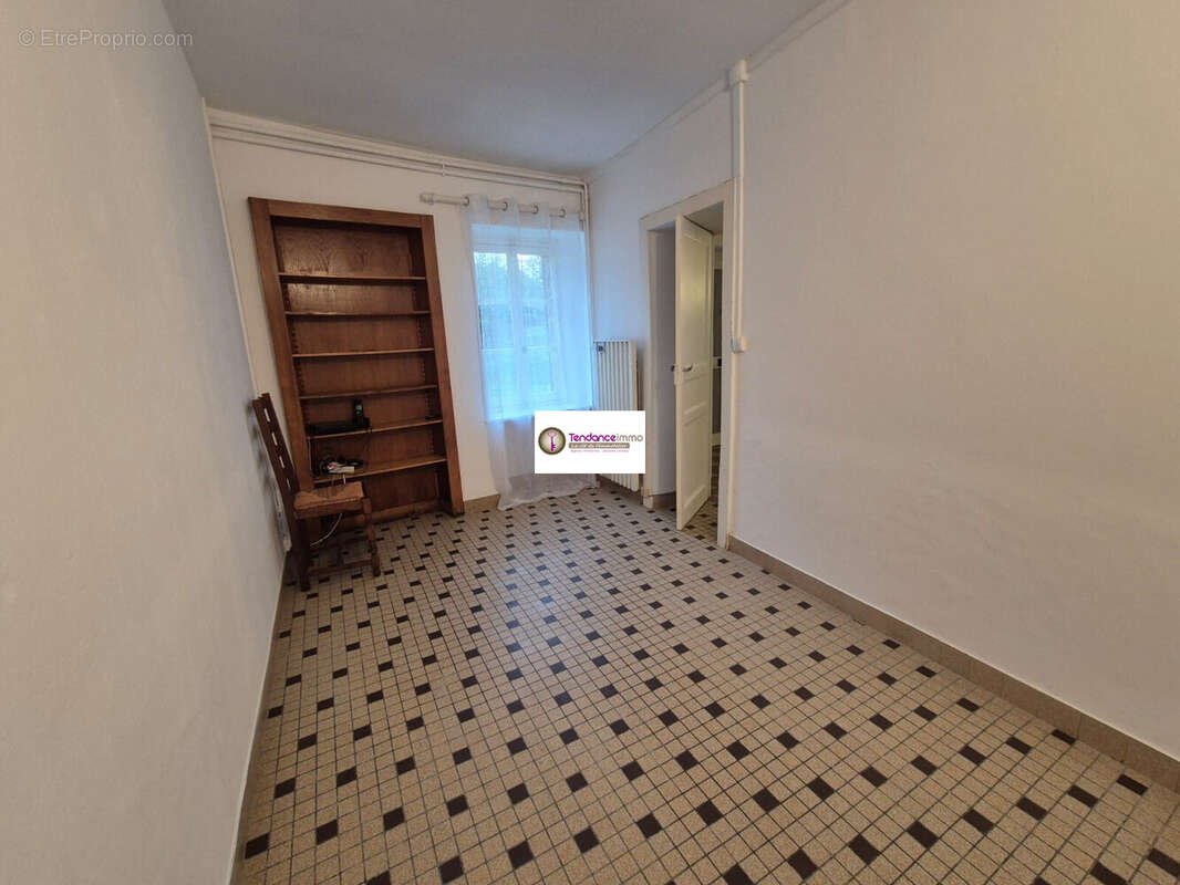 Maison à LE MELE-SUR-SARTHE