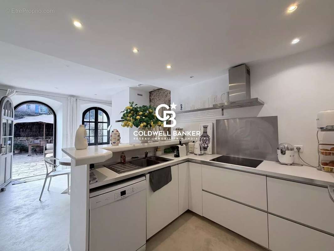 Mas provençal rénové avec piscine privée à Gassin - photo 6