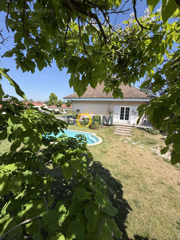 Maison à MONTROND-LES-BAINS