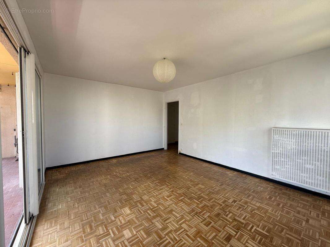 À VENDRE - T3 avec grande terrasse - Marseille 10e - Résidence Les Hauts de Castelroc - photo 6