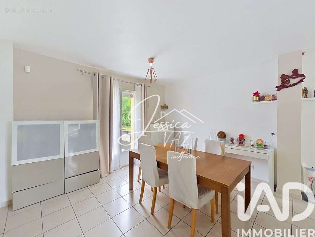 Maison 102 m² à Peroy-Les-Gombries  - photo 3