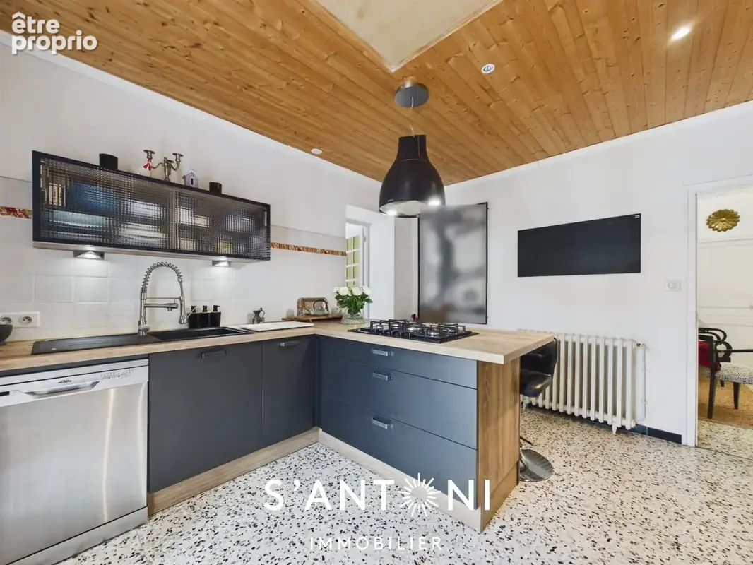 Florensac- maison de caractère en pierre avec 2 garages, patio et terrasse - photo 2