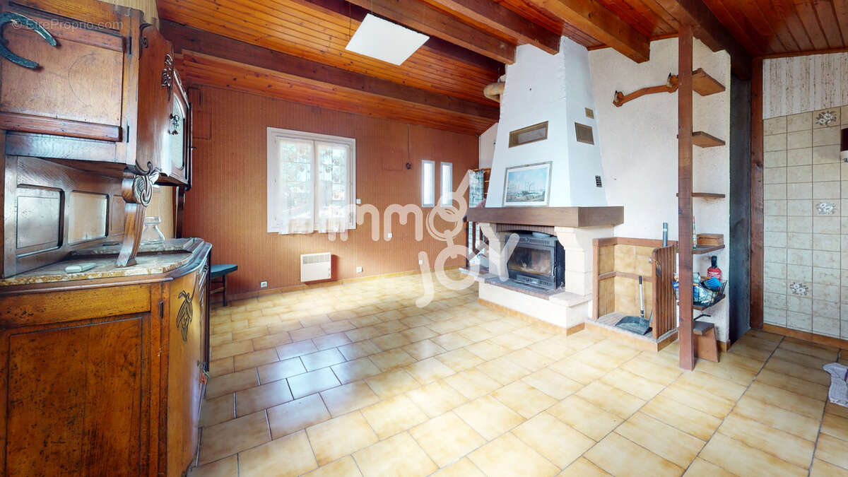 Maison à BEAUZELLE