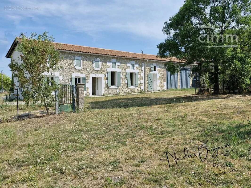 En exclusivité – deux maisons, revenu locatif immédiat et 1 505 m² de terrain - photo 3