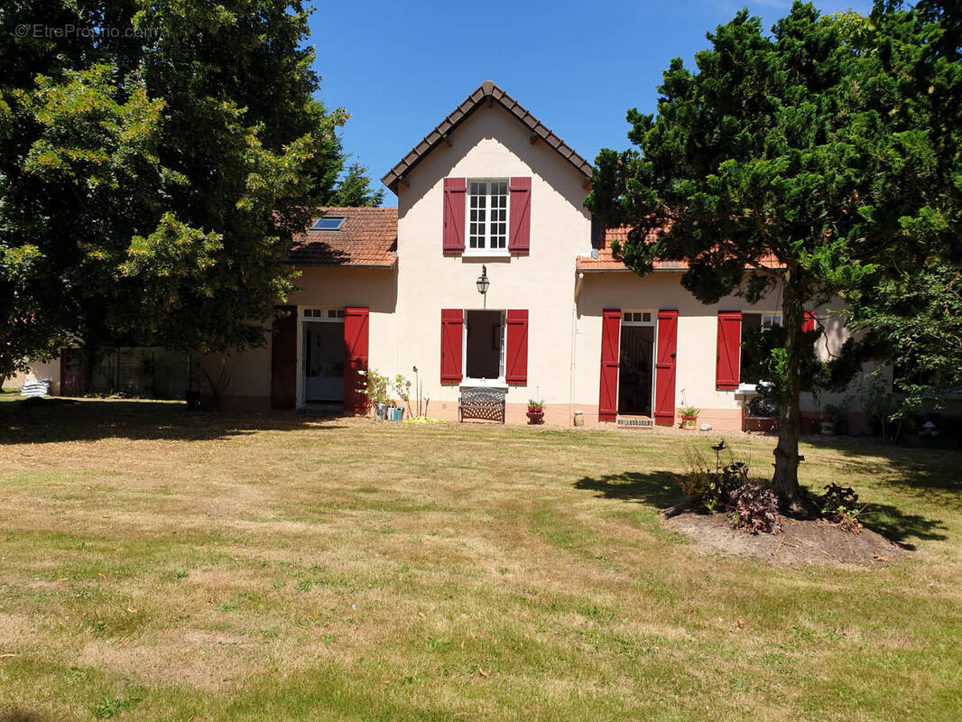 Maison à SAINT-ELIPH