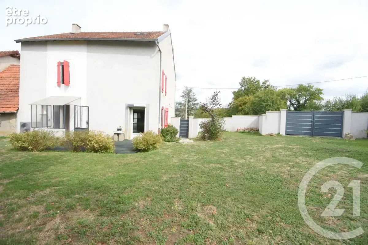 Maison 4 pièces 123 m² à vendre à Le Vernet (03200) - photo 1