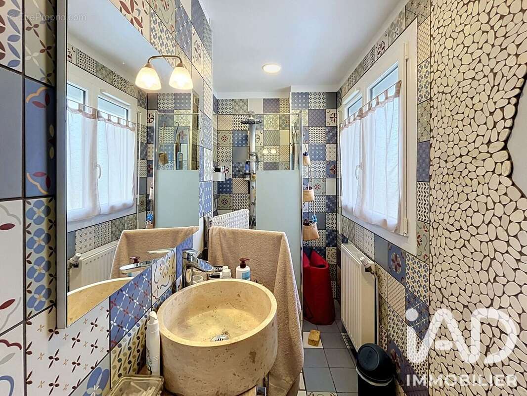 Maison 156 m² à Cenon-Sur-Vienne  - photo 7