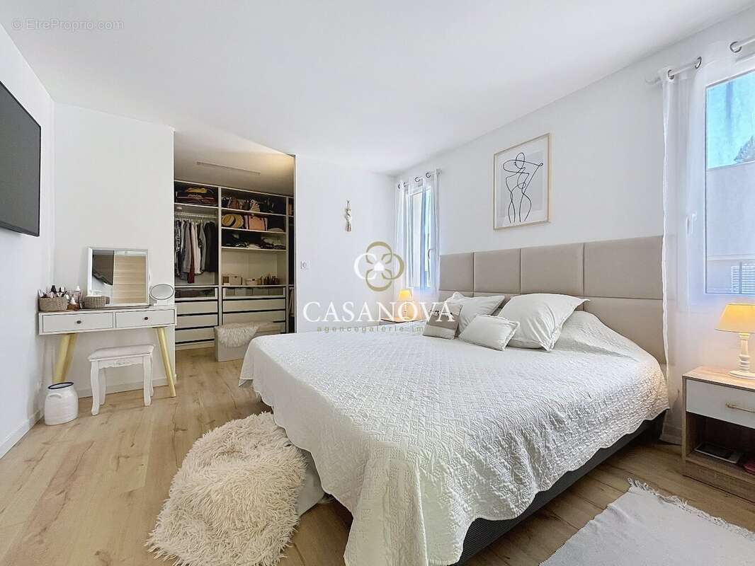 VUE PANORAMIQUE, dans un environnement calme et verdoyant sans être isolé, VILLA CONTEMPORAINE 2023 située dans un quartier rési - photo 8
