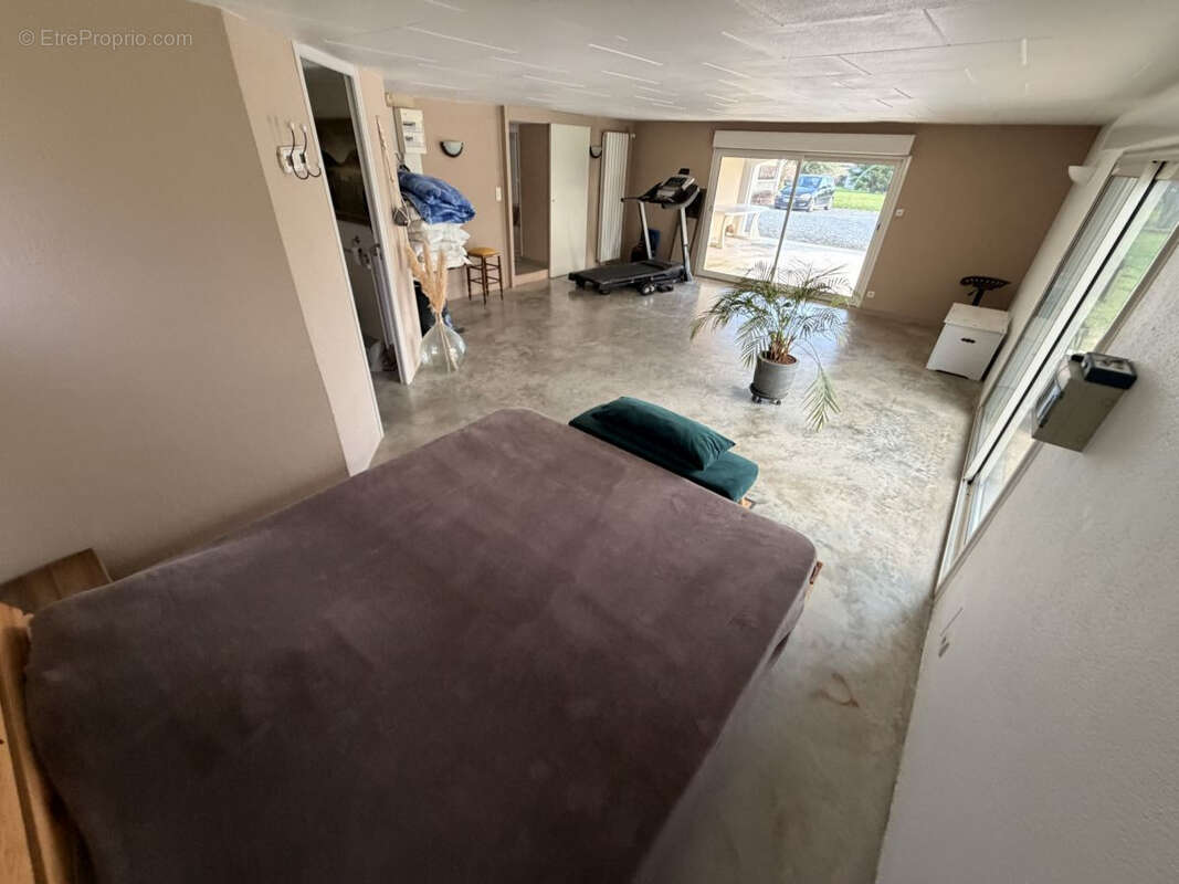 Maison à SAINT-PRIEST-BRAMEFANT