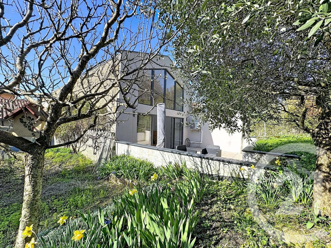 Maison à SAINTE-FOY-LES-LYON