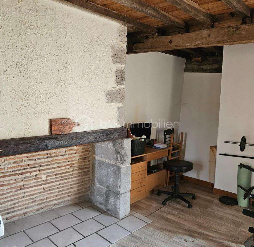 Maison à MEZIN