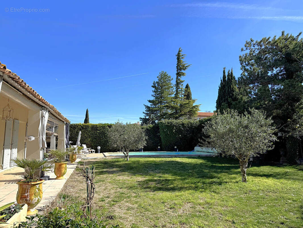 Maison à LES ANGLES