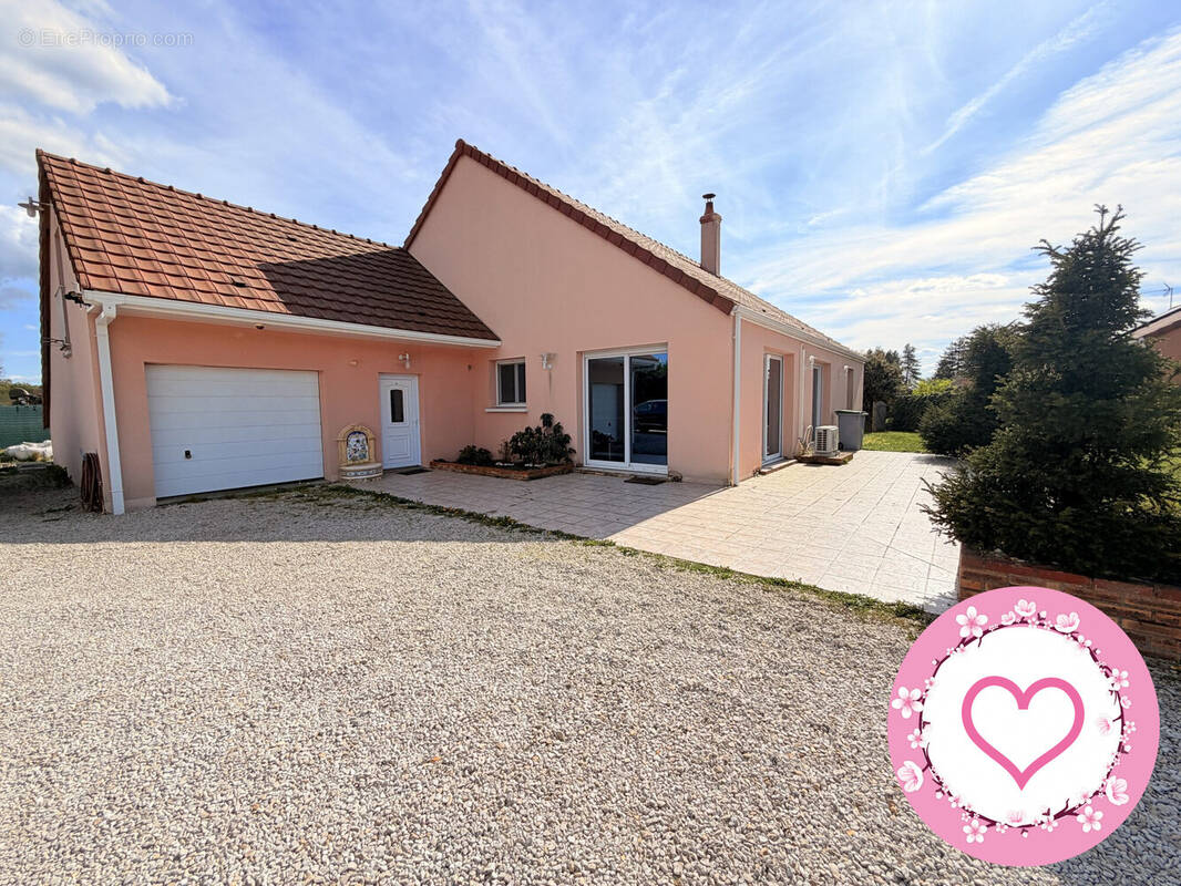Maison à LES BORDES