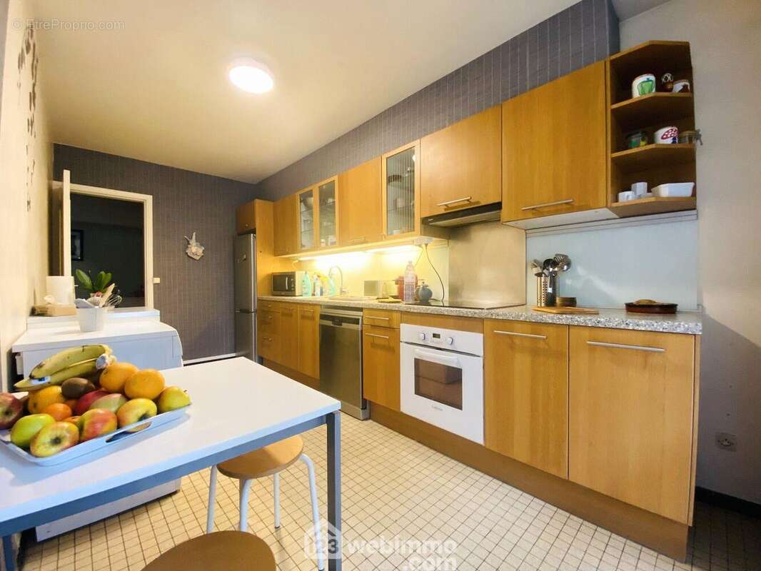 ...autre vue de la cuisine. - Appartement à RIS-ORANGIS