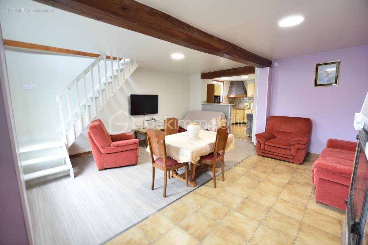 Maison à TRELOU-SUR-MARNE