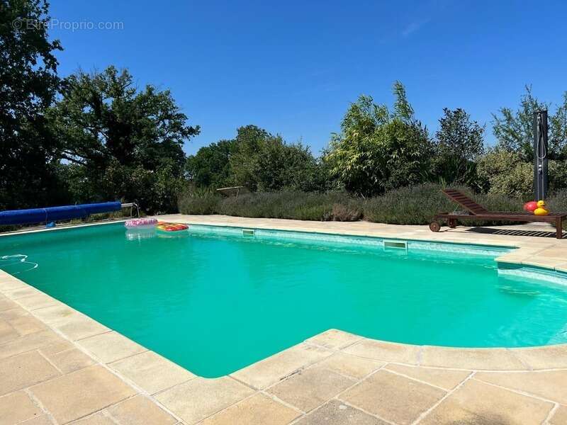 Ensemble de 3 maisons avec grande piscine, dans son écrin de verdure de 2,5 hectares - photo 11