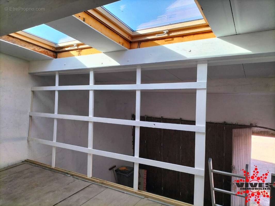 Exclusivité  à vendre garage avec mezzanine  39,76 m² - photo 3