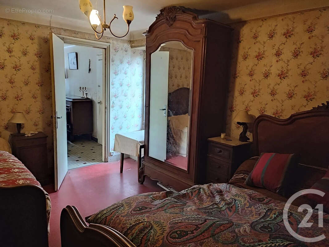 Maison 126 m² à Suilly-La-Tour  - photo 10