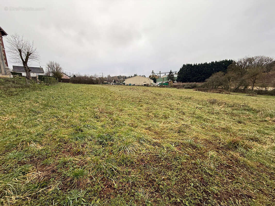 Terrain à MENETOU-SALON