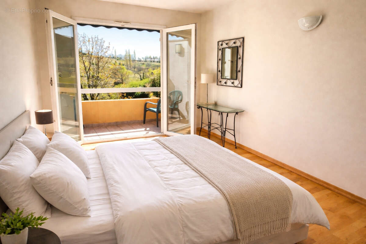 Appartement à CASTELNAUD-DE-GRATECAMBE