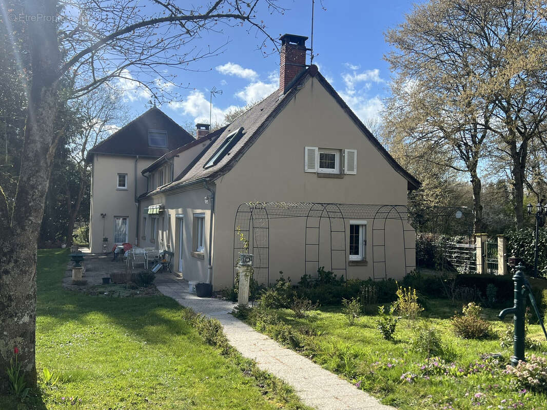 Maison à PARAY-LE-MONIAL