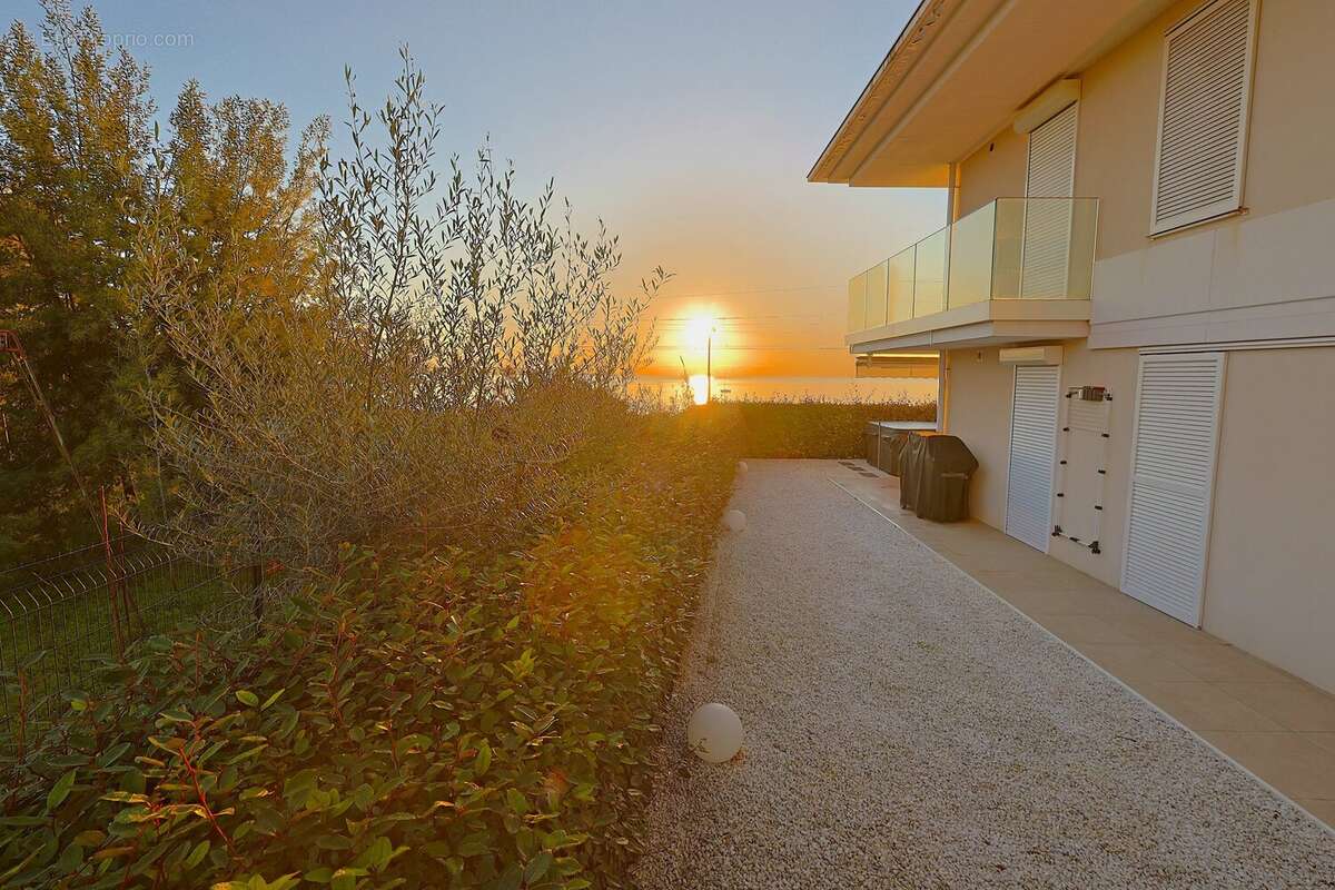 Appartement à VALLAURIS