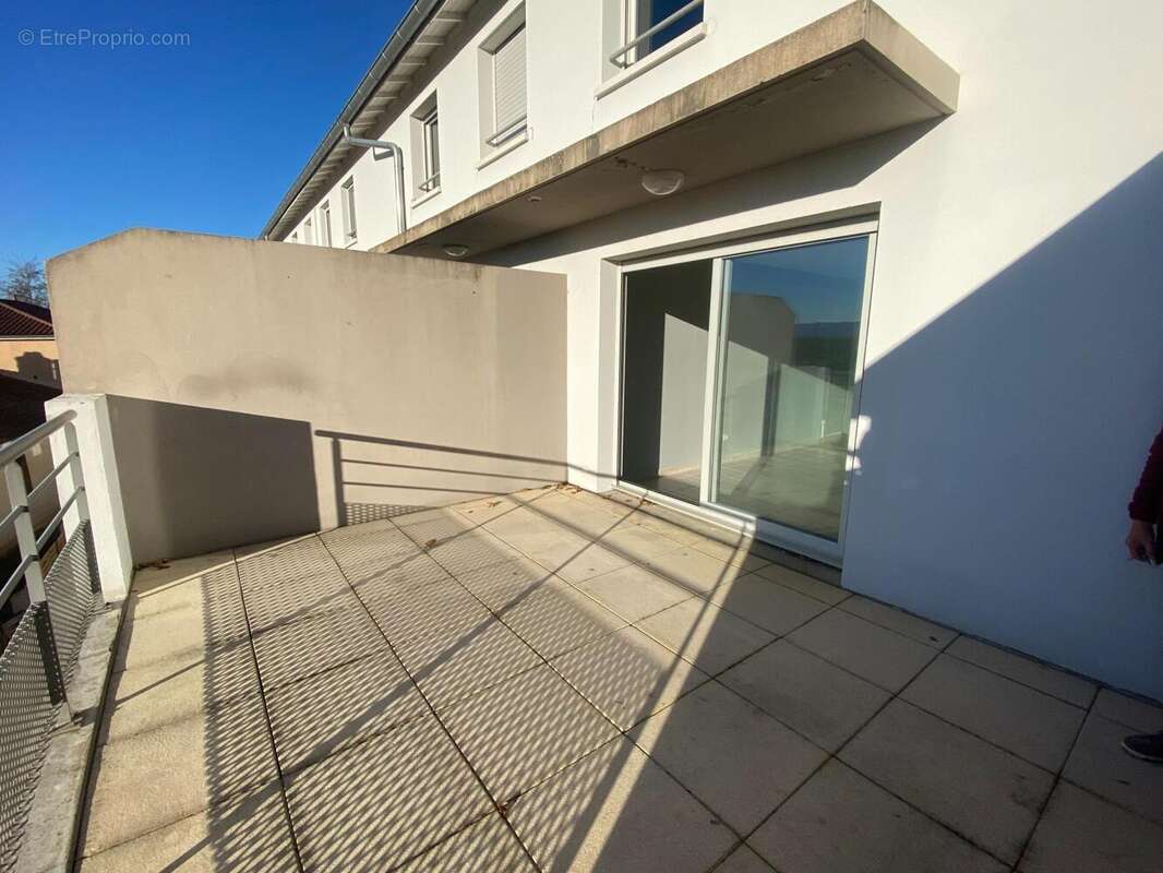 Photo 2 - Appartement à JASSANS-RIOTTIER