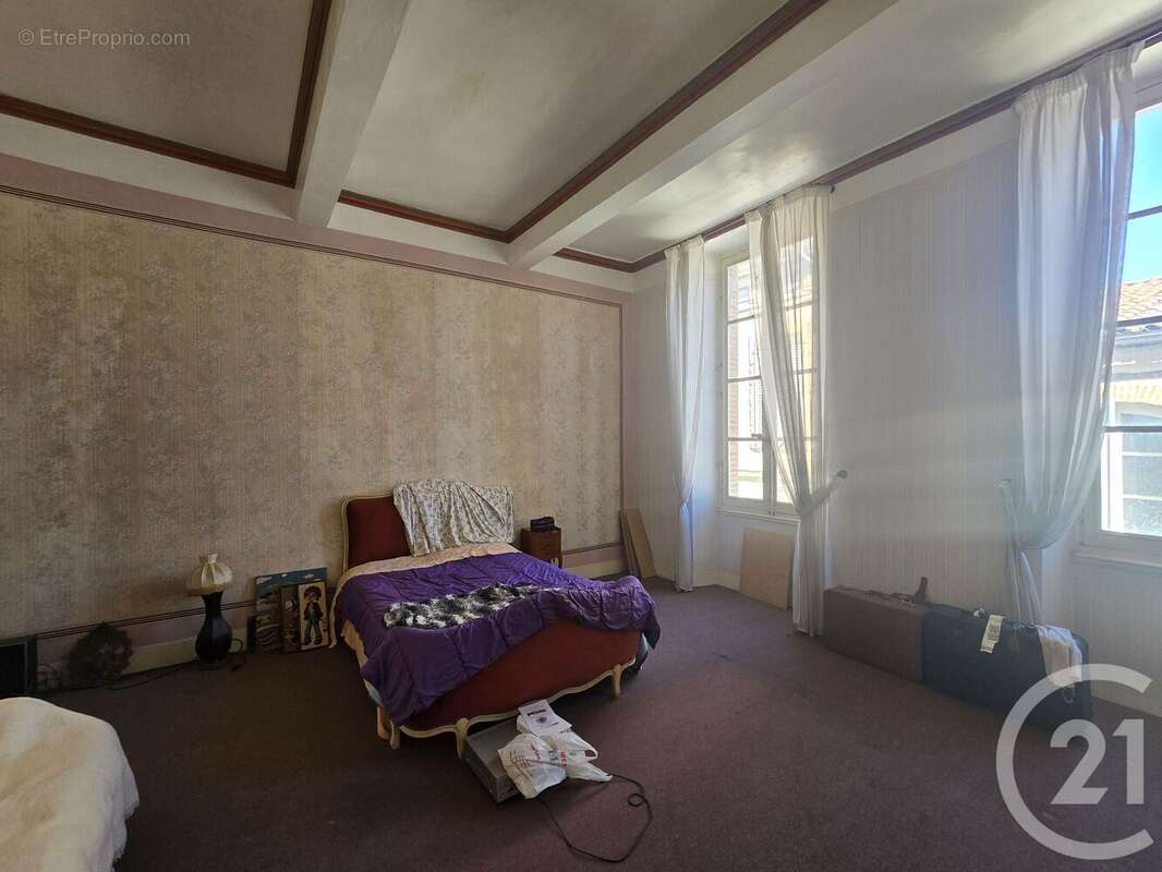 Maison à MONTESQUIEU-VOLVESTRE