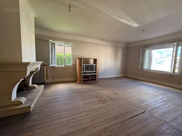 Maison à SAINT-AIGULIN