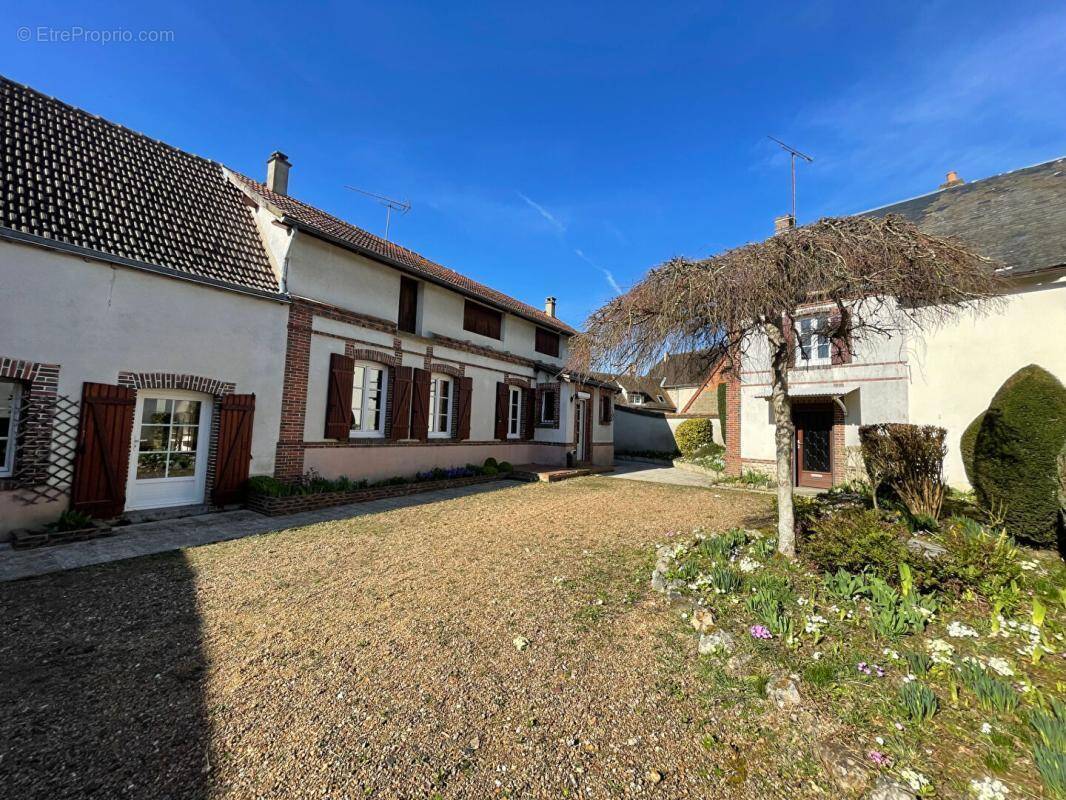 Maison à SAINT-PIAT