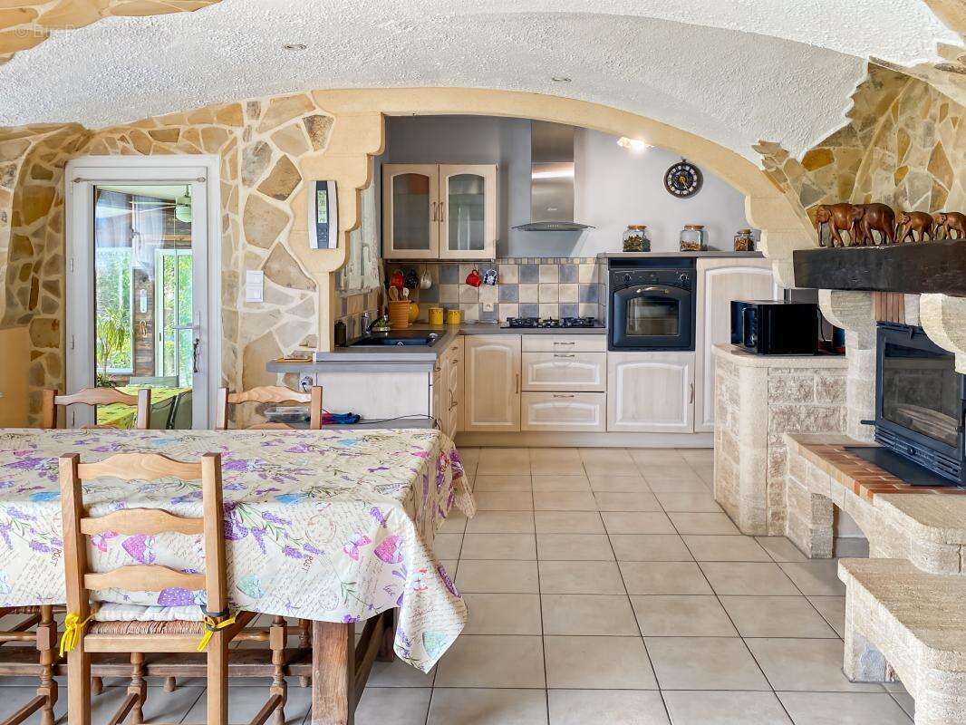Maison à PEYRUIS