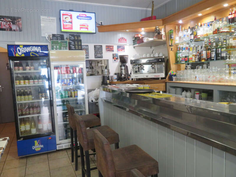 Commerce à THOARD