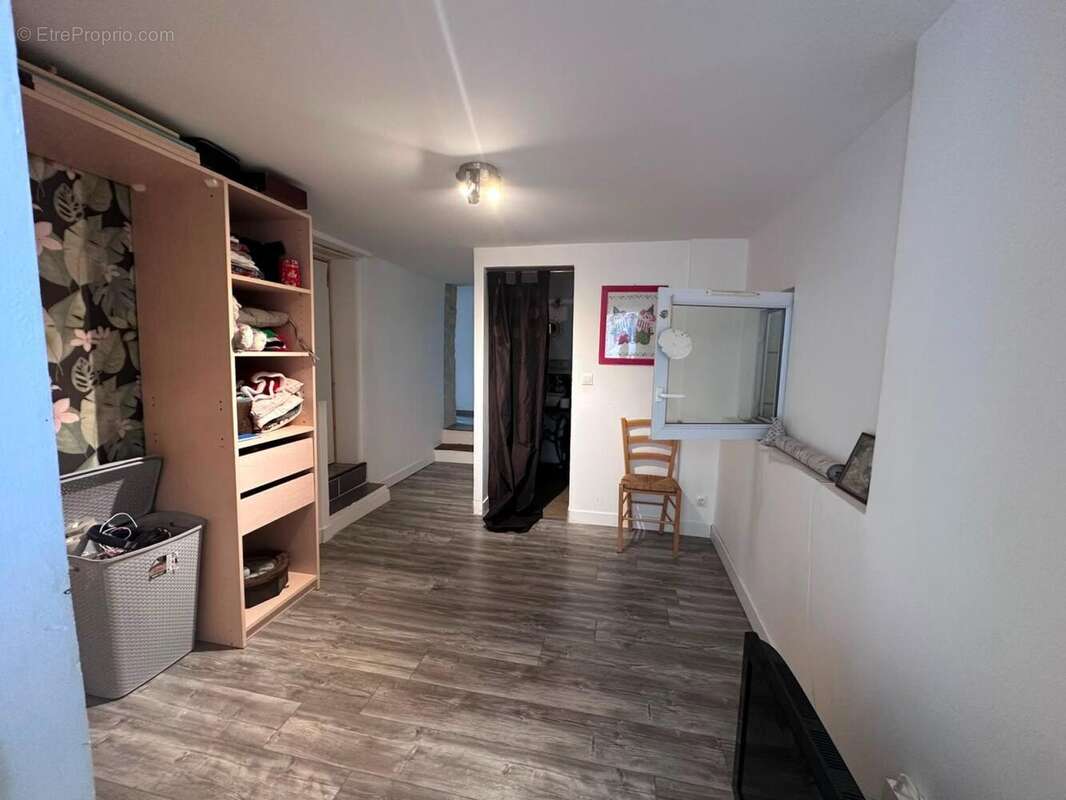 Maison 133 m² à Savigny-En-Veron  - photo 4