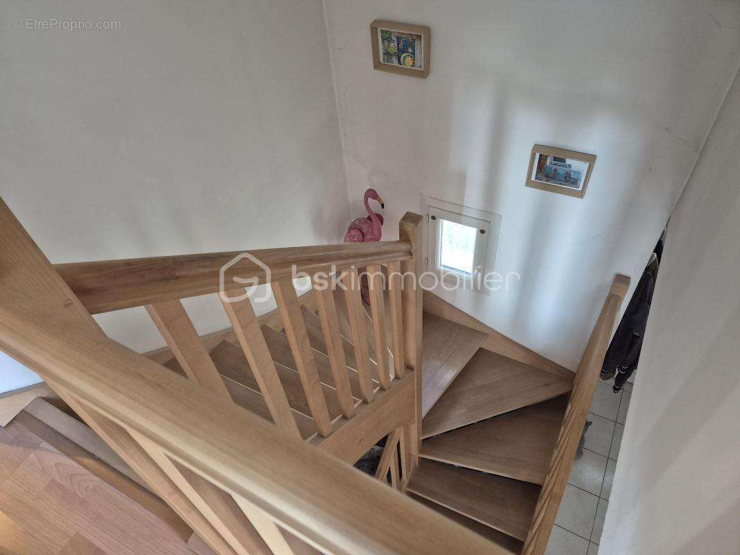 Maison de 86 m² – 3 chambres – Terrain clos de 600 m² – Garage de 40 m² – Lanhelin (Mesnil-Roc'h) - photo 9