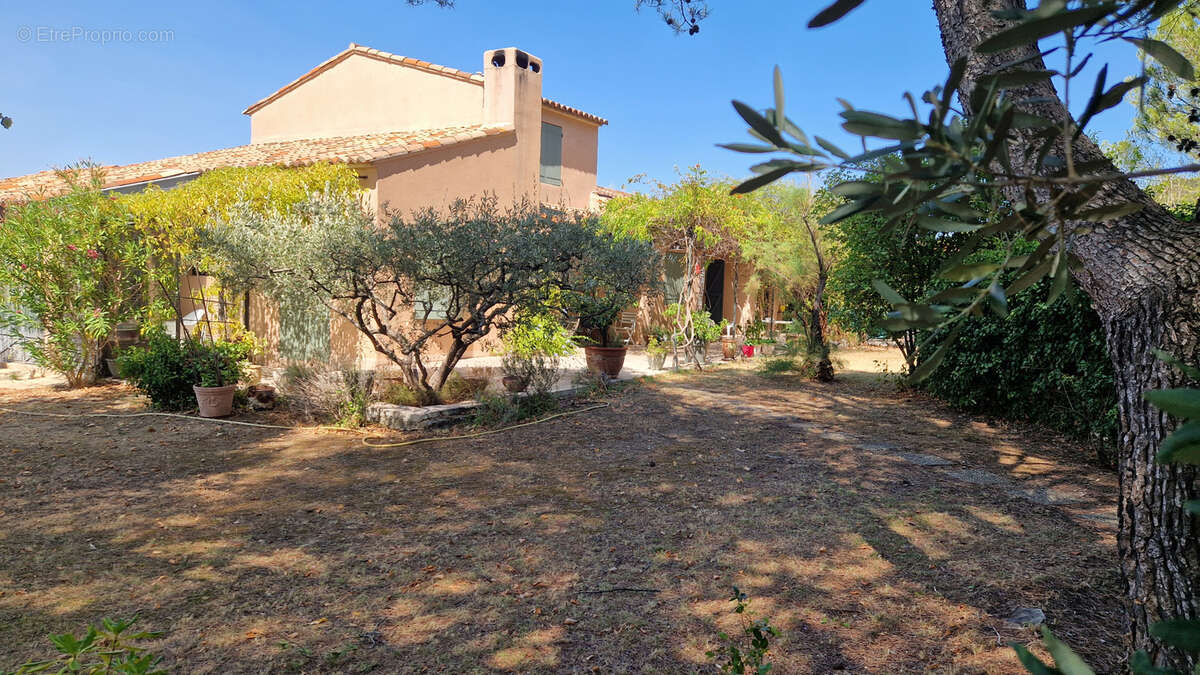 Langlade, en vaunage, villa traditionnelle r+1 avec dependances - photo 23