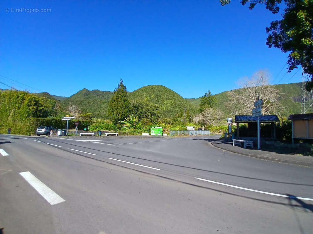 Parcelle de terrain constructible de 942 m² plaine des palmistes - photo 2