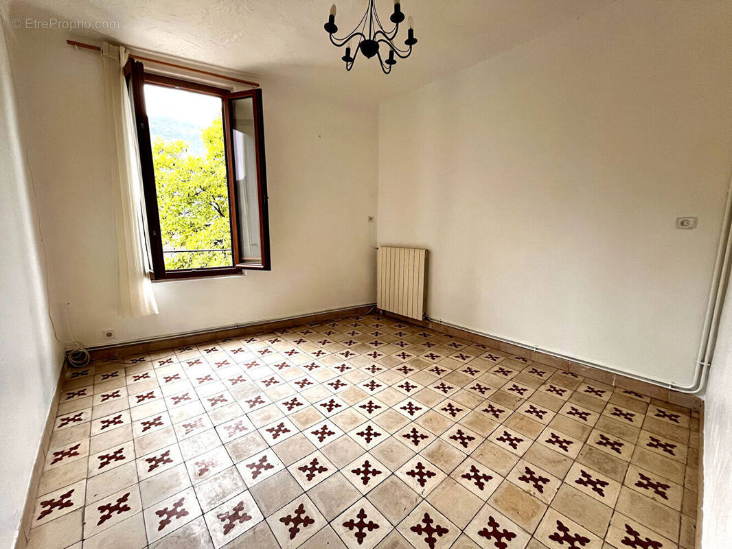 Appartement à ANNOT