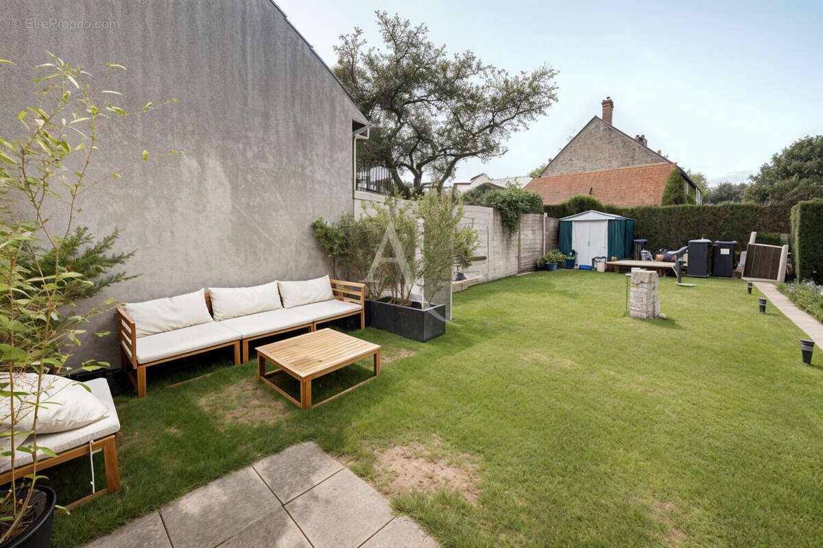 Maison à VILLENEUVE-SAINT-DENIS