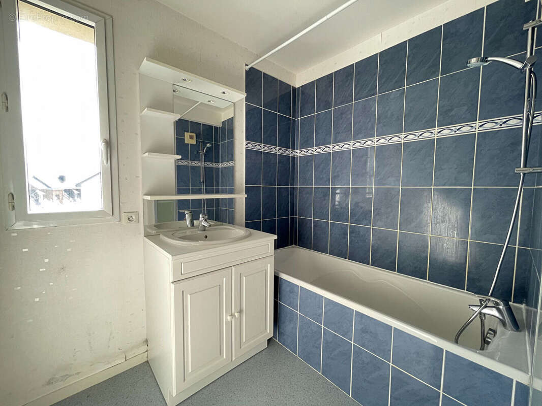 Appartement à LA MEZIERE