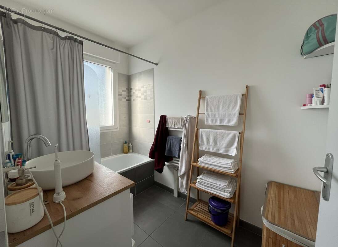 Maison à SAINT-JEAN-DE-LA-RUELLE