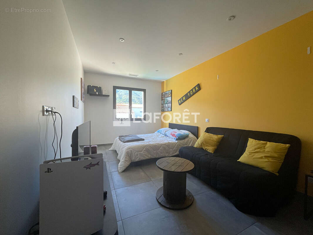 Maison à MONTESQUIEU-DES-ALBERES